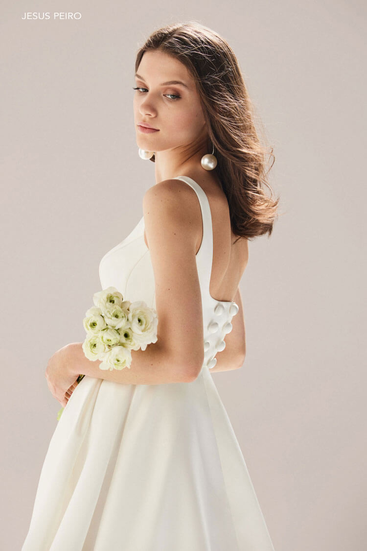 Jesus Peiro 2030 wedding gown with refined design