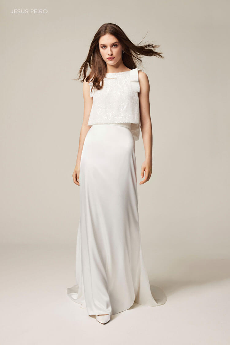 Jesus Peiro 2508 bridal gown with classic tailoring