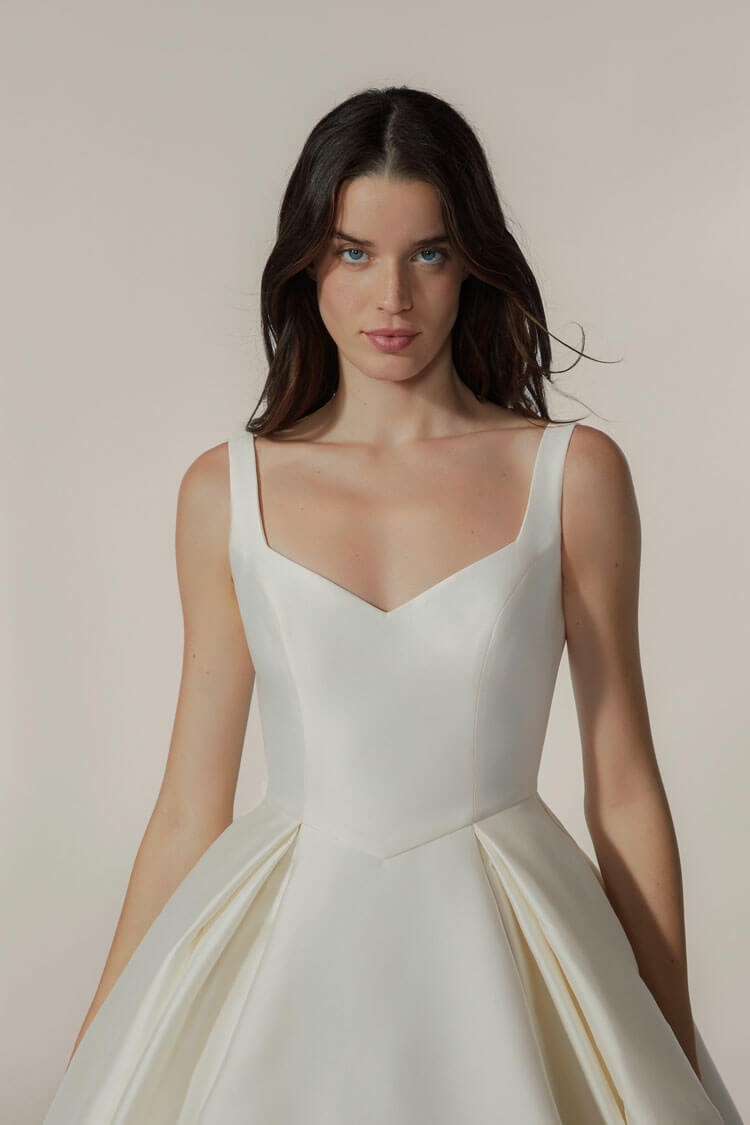 Jesus Peiro 2638 wedding dress alternate angle view