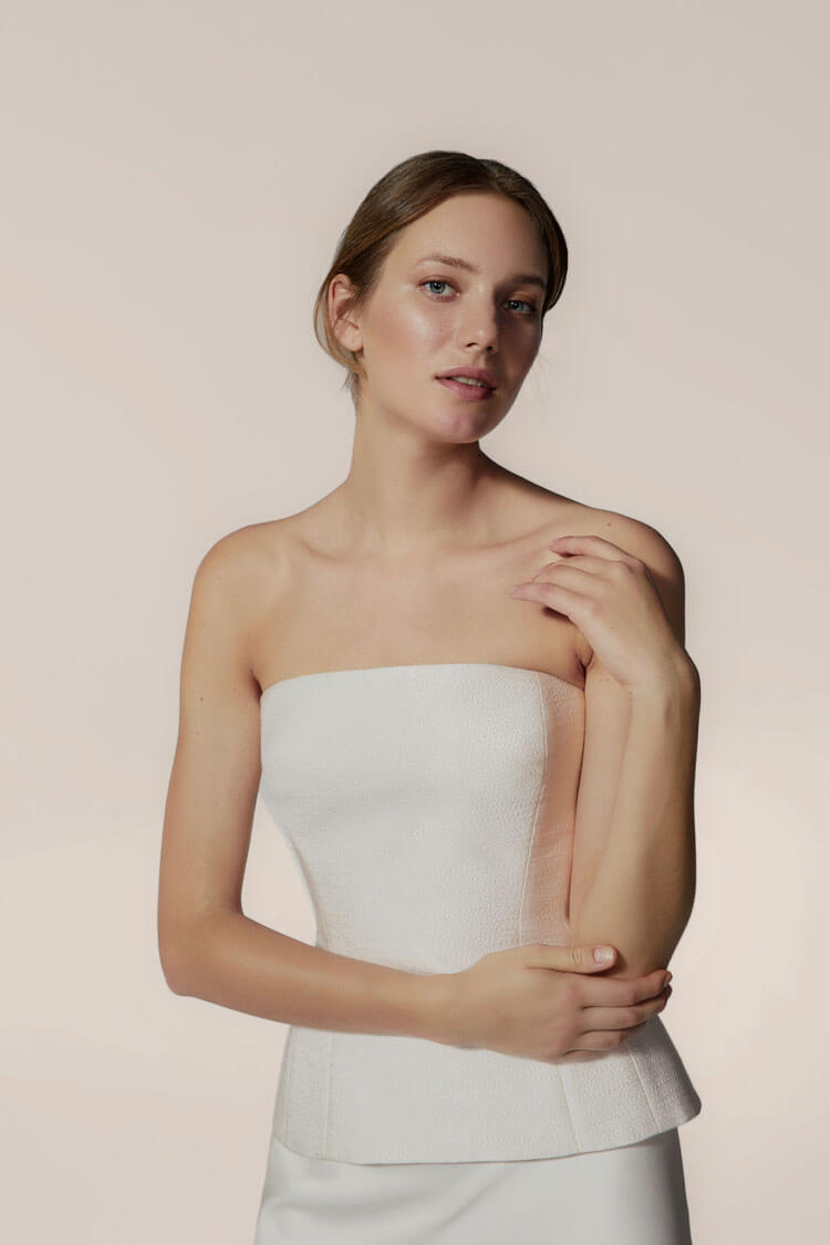 Jesus Peiro 2659 wedding dress with tailored finish