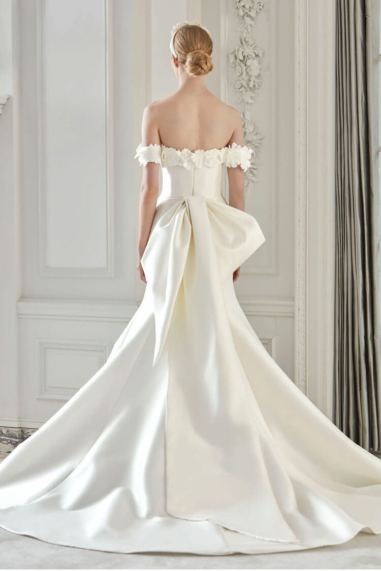 Detailed view of Milano bridal gown by Sareh Nouri