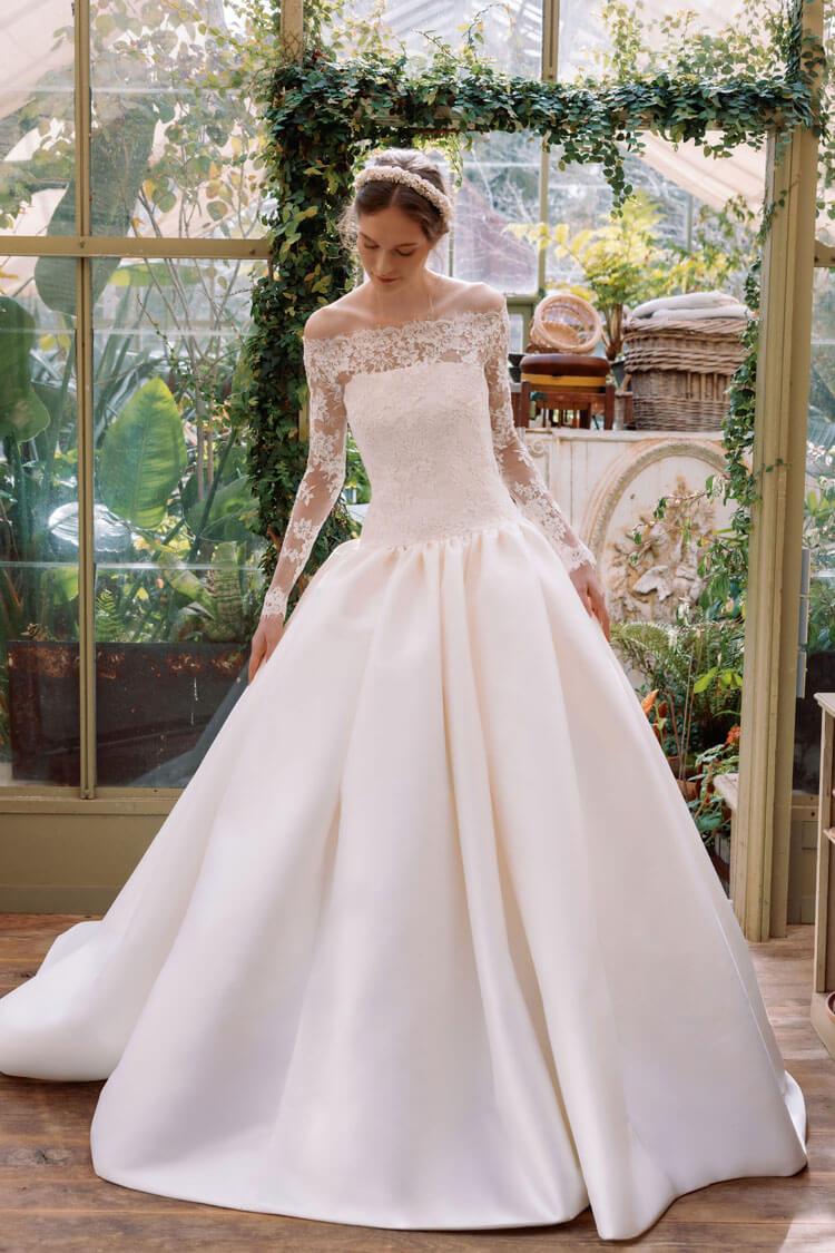 Side view of Olivia bridal gown by Sareh Nouri